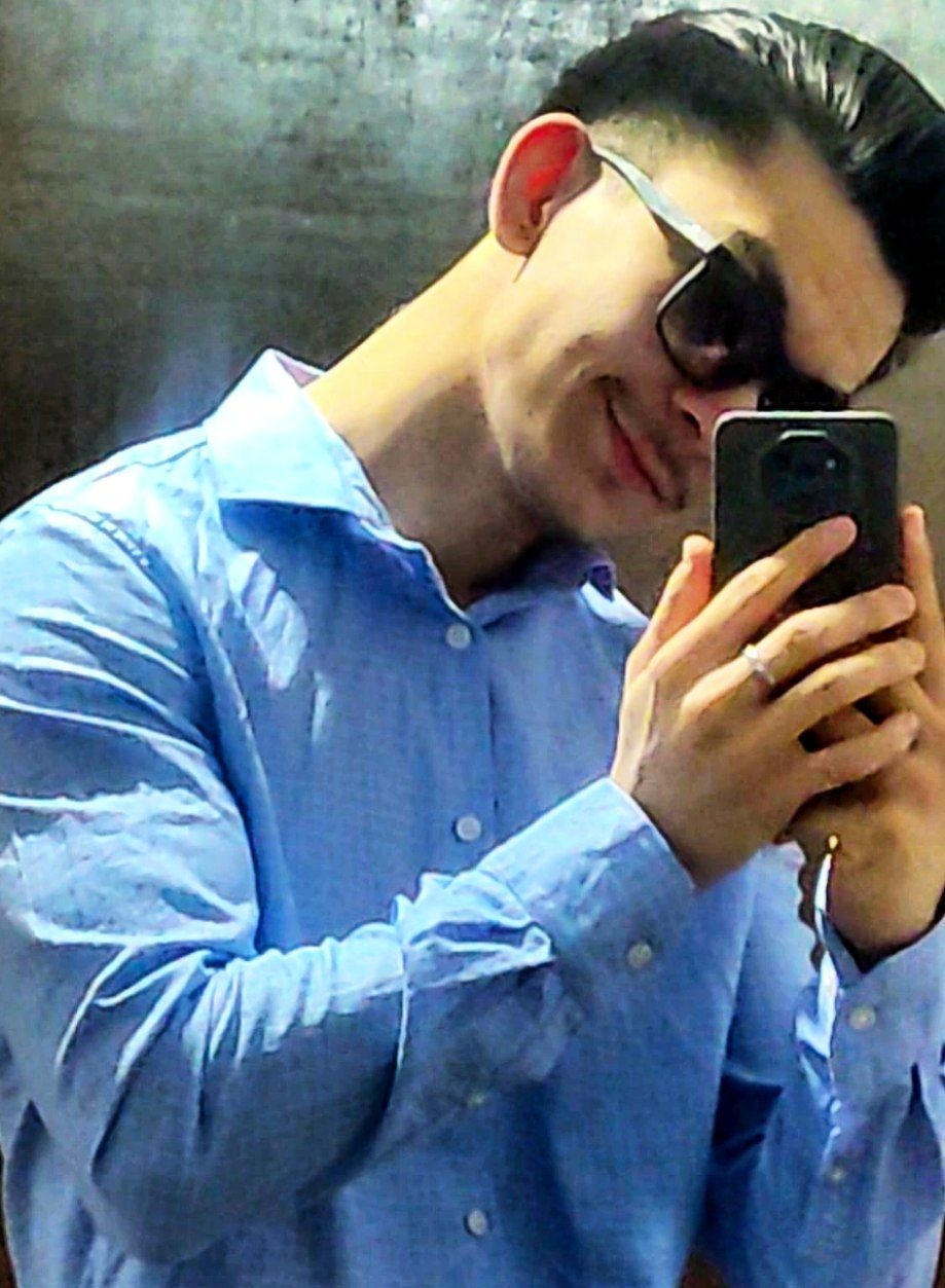 پرویز حاجی زاده، مدرس زبان انگلیسی